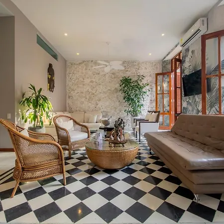 San Pedro Claver Luxury In The Walled