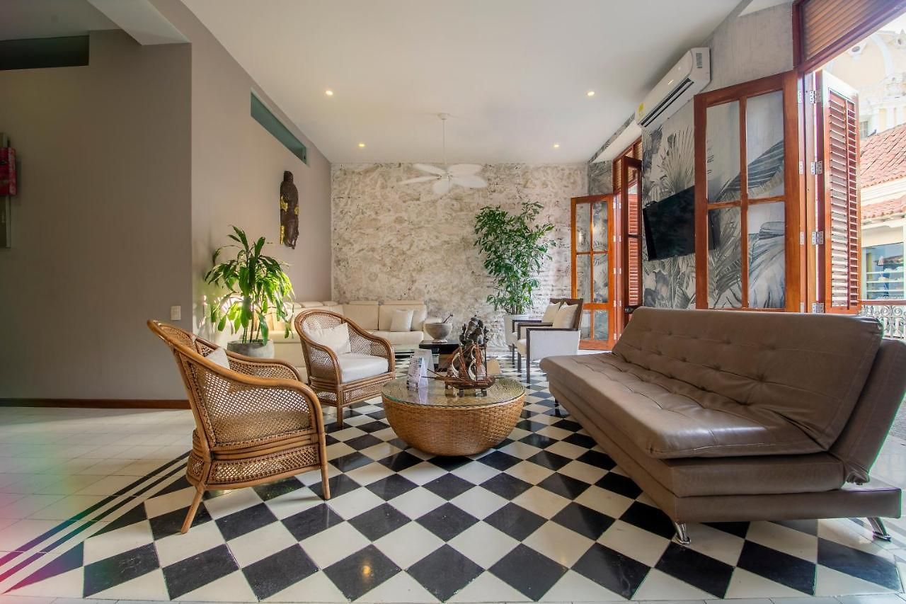 San Pedro Claver Luxury In The Walled