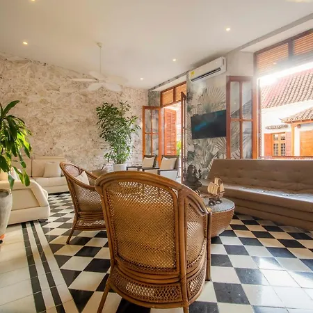San Pedro Claver Luxury In The Walled
